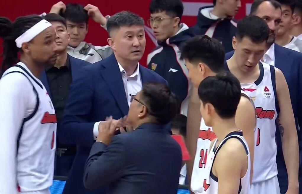 博万体育官方网站-广东男篮3外援出征福建，拉科塞维奇随队，麦考尔缺席 确定被放弃